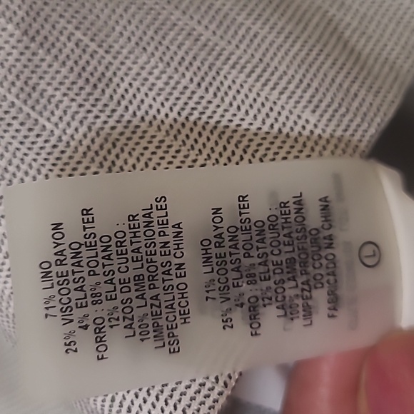 Elie Tahari‎ Light Gray Textured Blazer for women  used  exelent  condition. - Picture 13 of 13